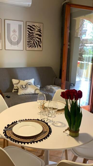 Nest House - Esclusivo Appartamento Marina Di Olbia- Mater Olbia - Beaches - Close To The Airport - Private Parking- Full Comforts - Zewnętrze zdjęcie